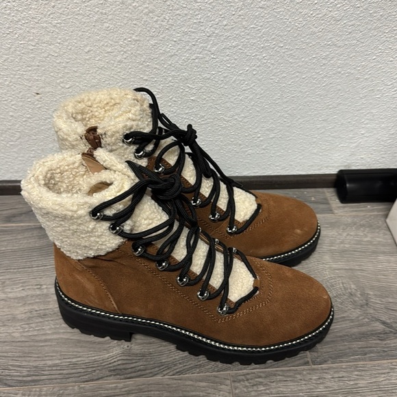 Aqua Womens Frost with Shearling Lace up Booties - Picture 4 of 5